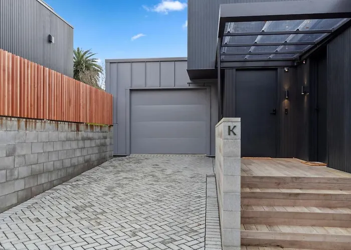 Luxury Living With Views -By Kosh Bnb