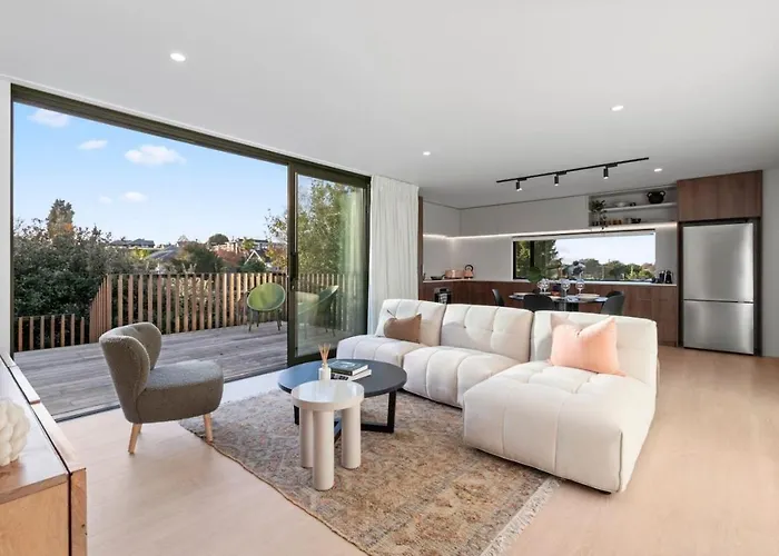 Luxury Living With Views -By Kosh Bnb