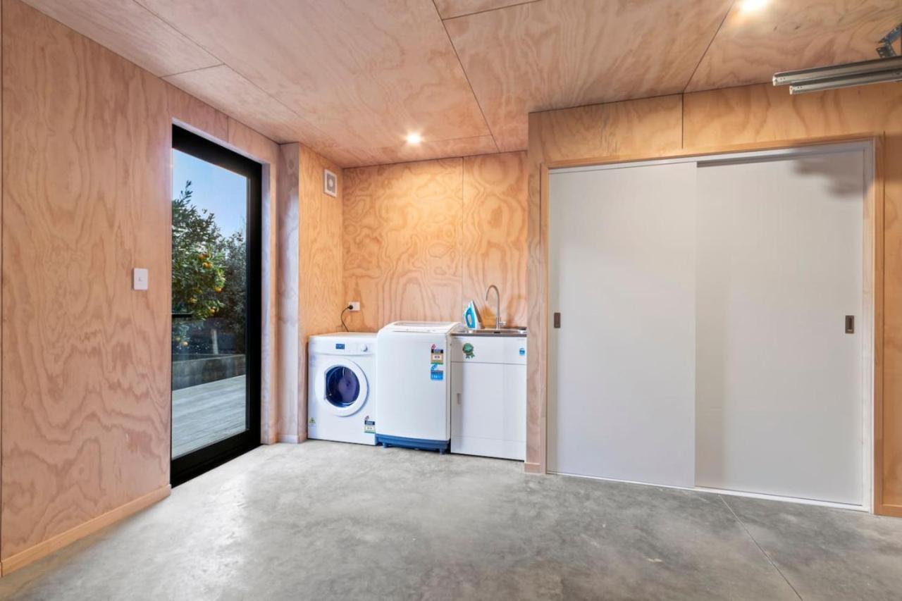 Holiday home Luxury Living With Views -by Kosh Bnb Hamilton