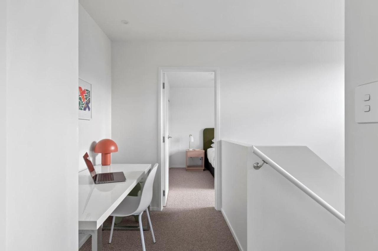 Luxury Living With Views -by Kosh Bnb Holiday home